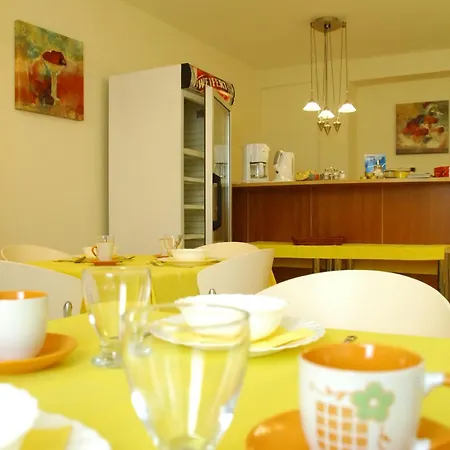 Nevenka Oda ve Kahvaltı Belgrad