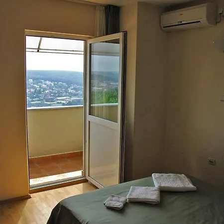 Nevenka Oda ve Kahvaltı Belgrad